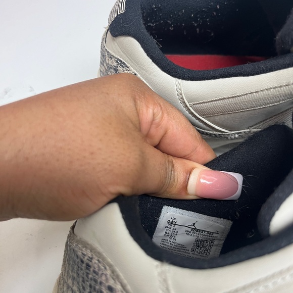 Jordan 11 Retro Low Snake Light Bone - Picture 6 of 6